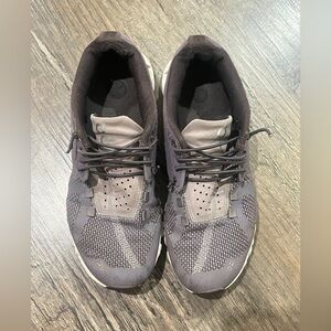 FINAL PRICE Ladies On Cloud Athletic Shoes